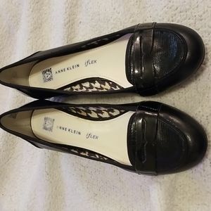 Anne Klein iflex Black 1.5" Heel Shoes Size 7.5
